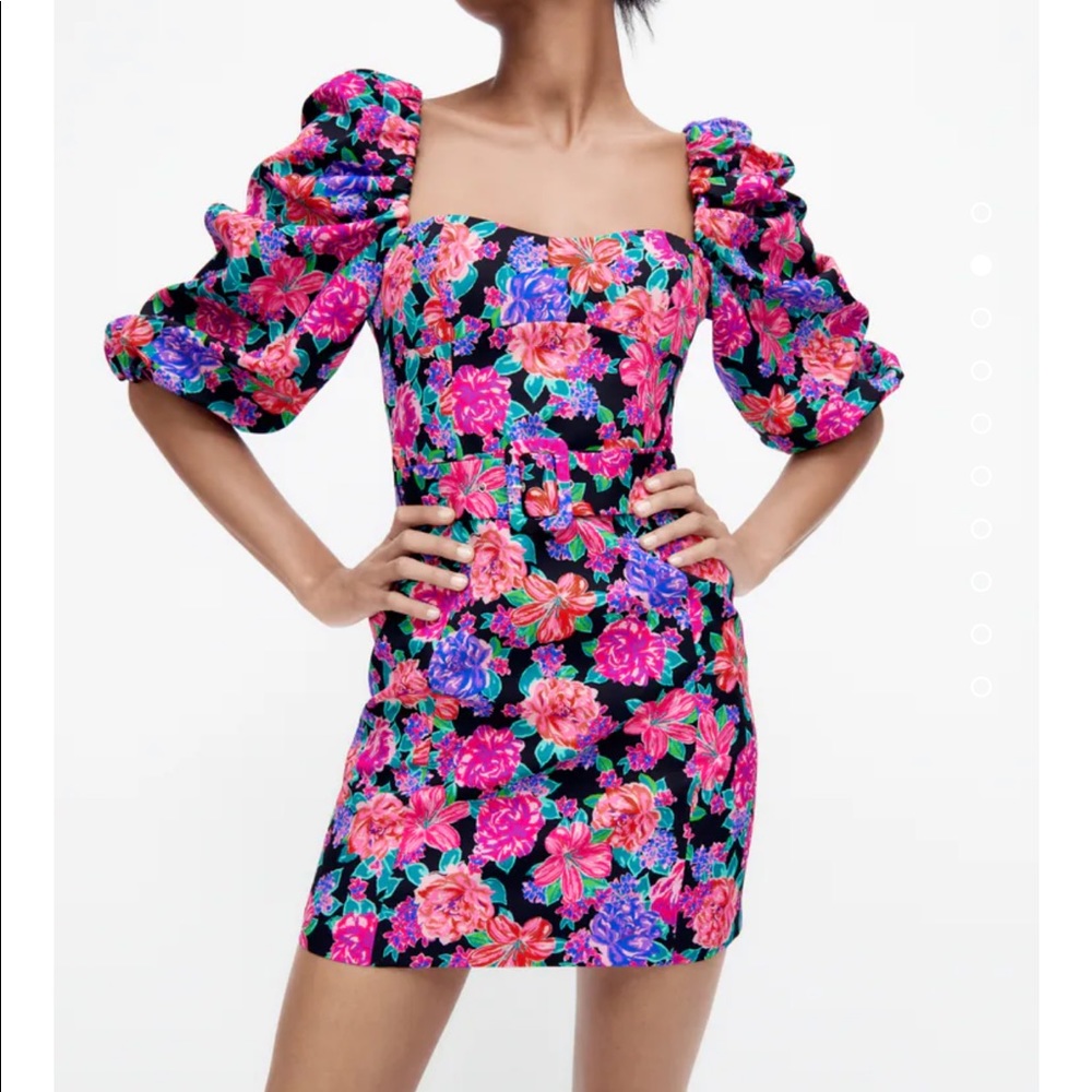 Floral print dress with belt